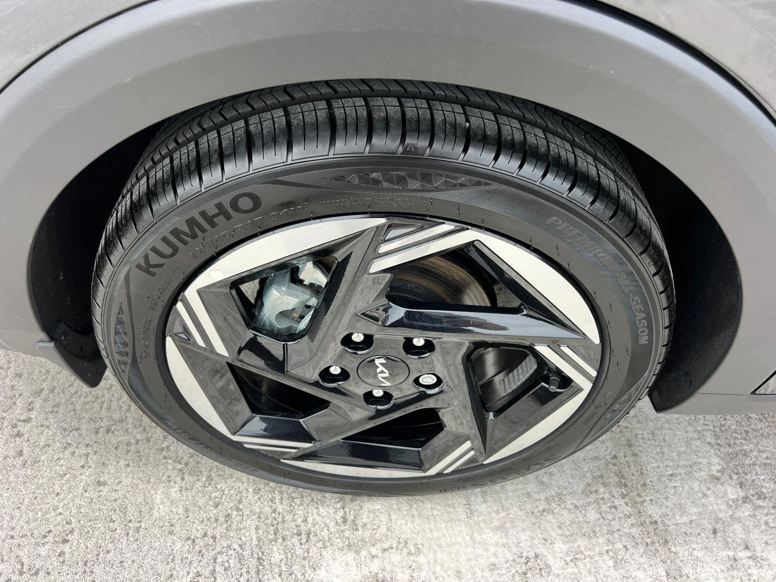 Used 2025 Interstellar Gray Kia EX image 17