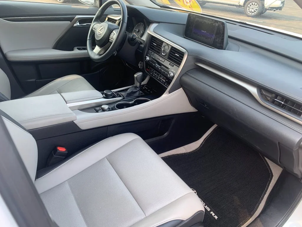 Used 2017 White Lexus 350 image 18