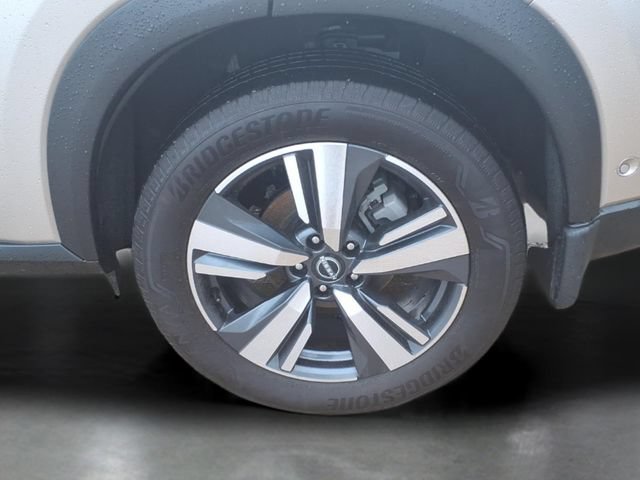 Used 2025 Silver Nissan SL Intelligent AWD image 29