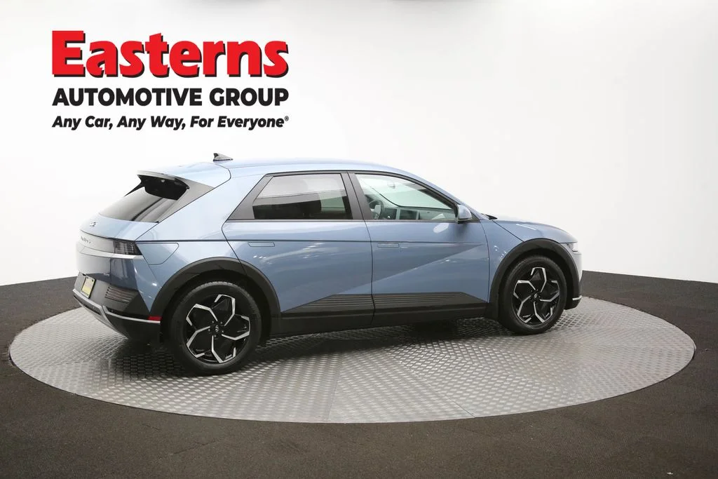 Used 2023 Blue Hyundai SE image 39