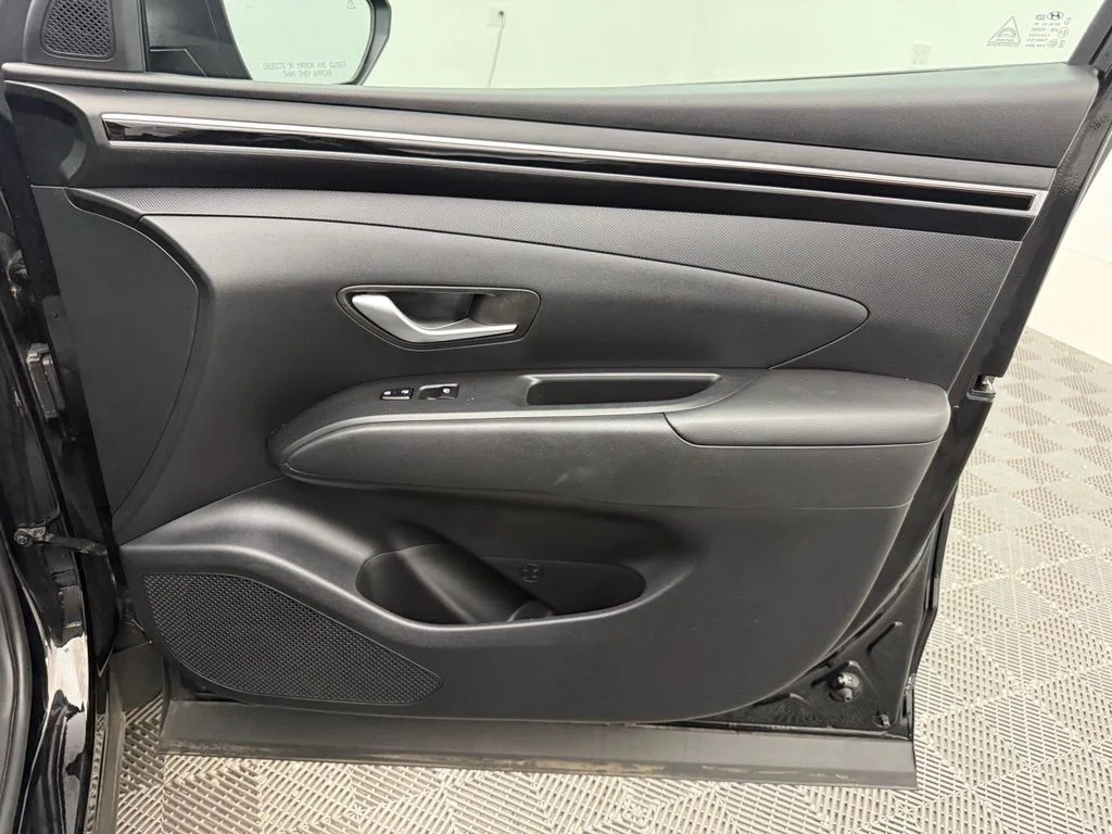 Used 2024 Black Hyundai SEL image 31