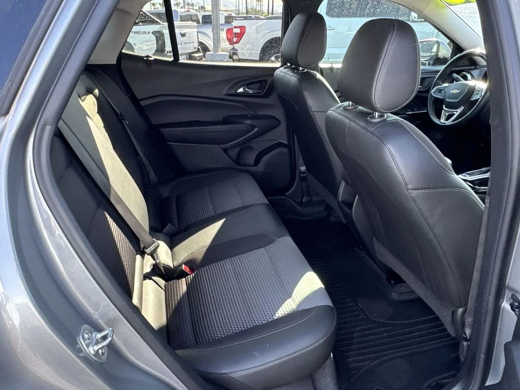 Used 2025 Gray Chevrolet LT image 26