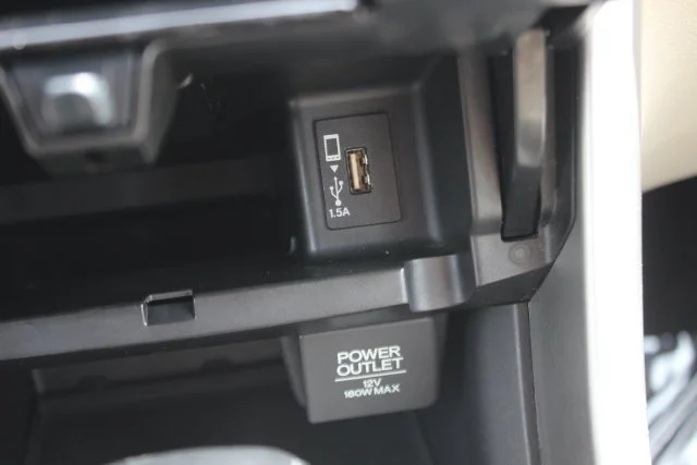 Used 2017 White Honda Touring image 10