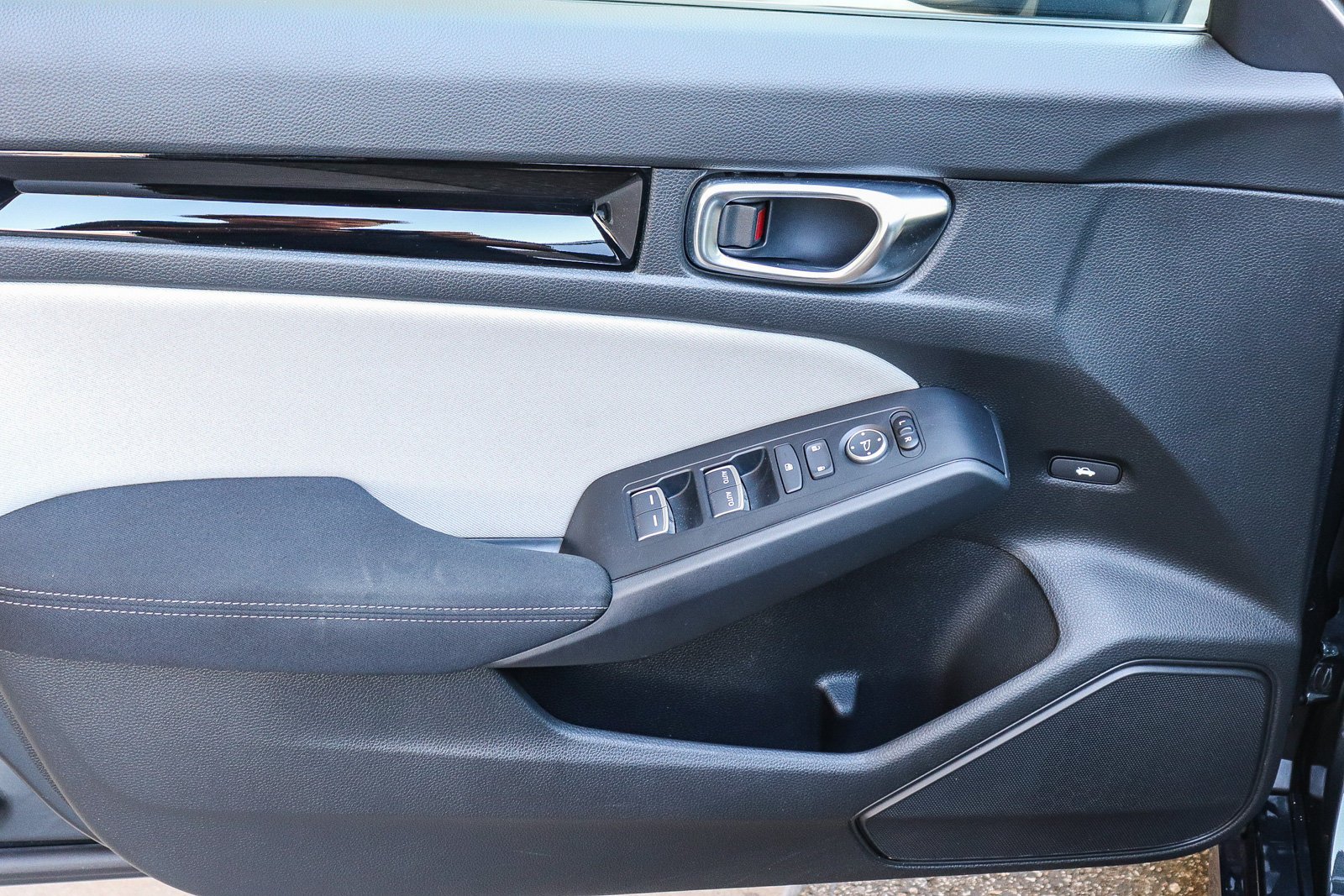 2024 Honda Civic EX - Photo 25