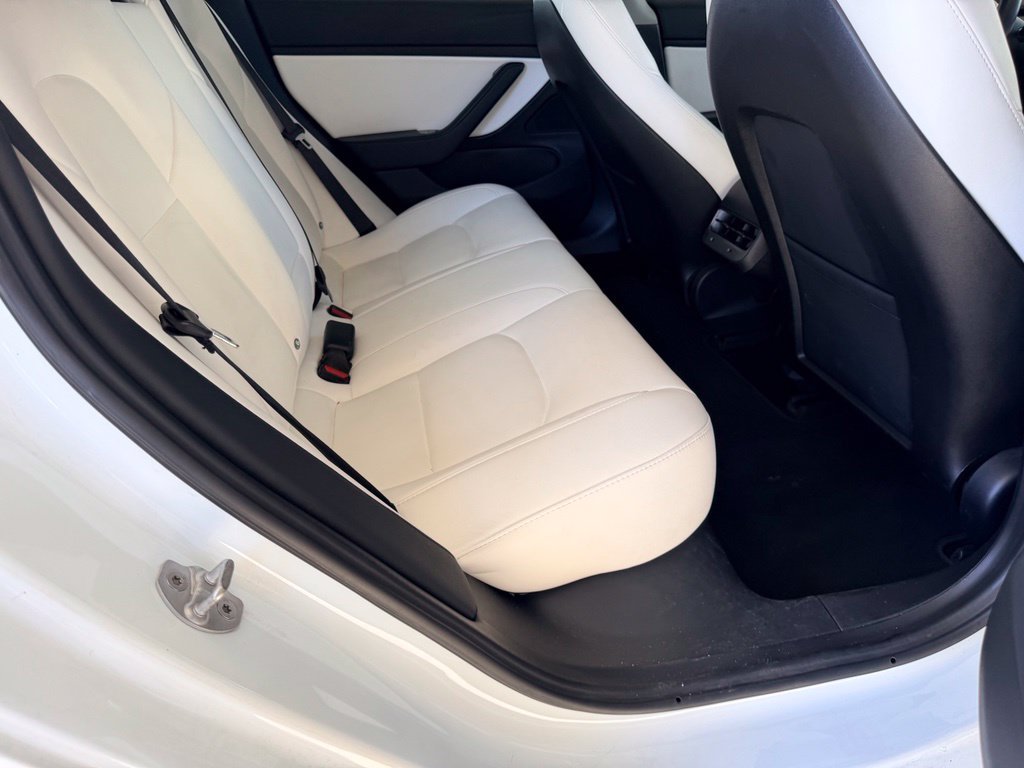Used 2018 White Tesla Long Range image 31