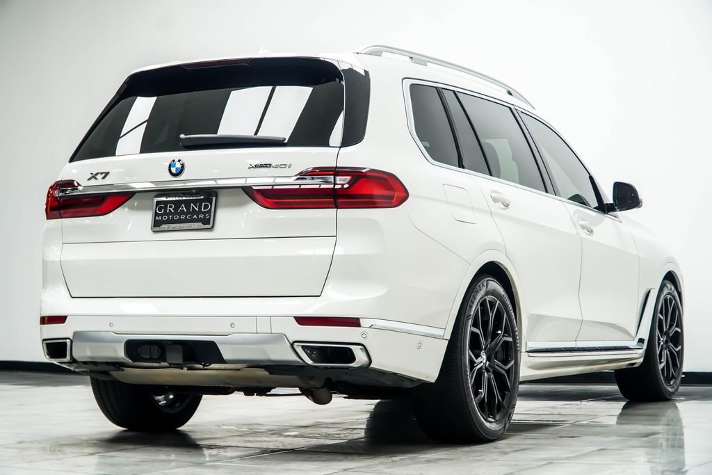 Used 2019 White BMW xDrive40i image 14
