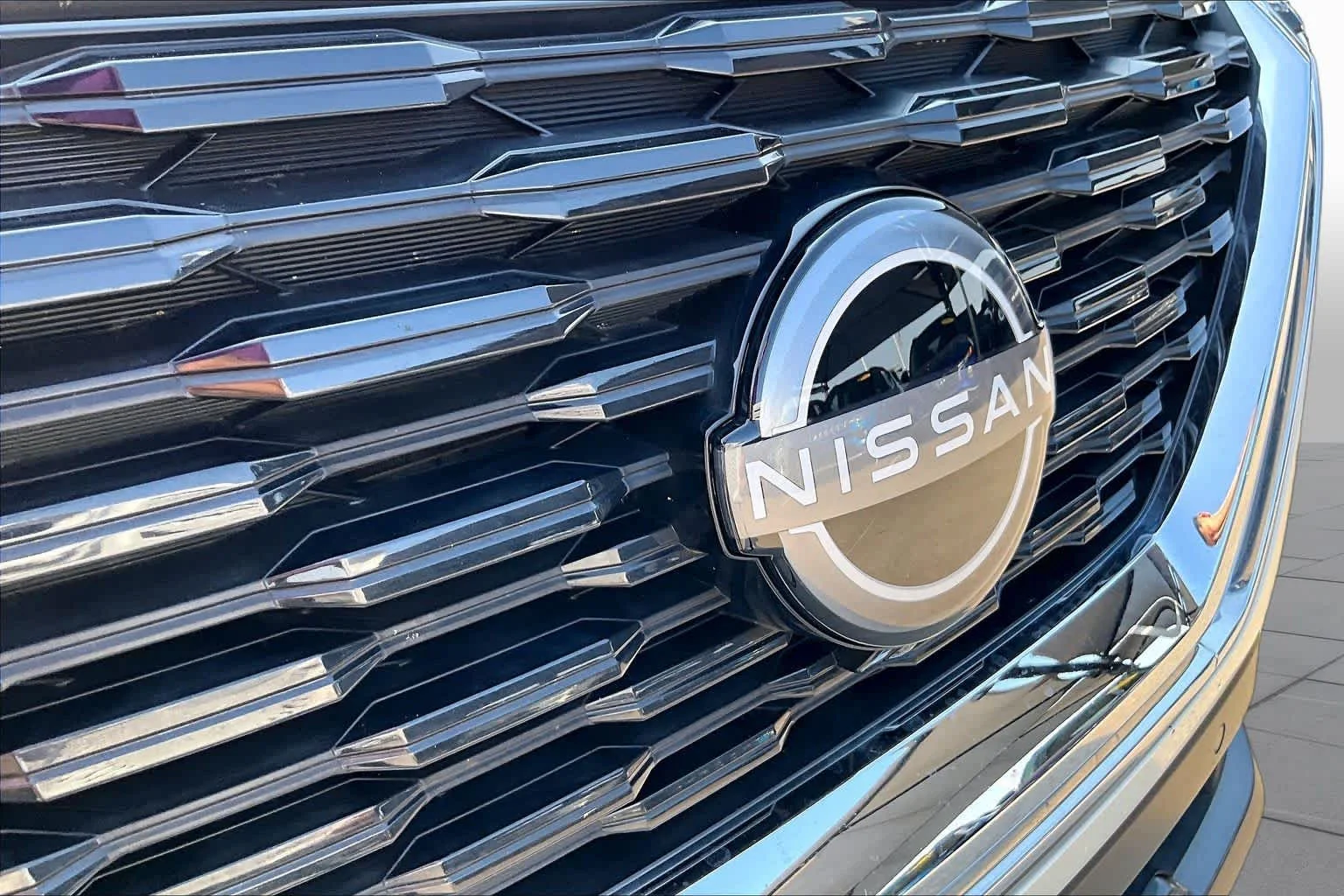 Certified Used 2023 Pearl White Tricoat Nissan SL image 29