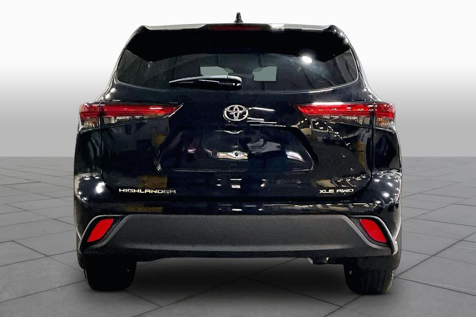 Used 2023 Midnight Black Metallic Toyota XLE image 5