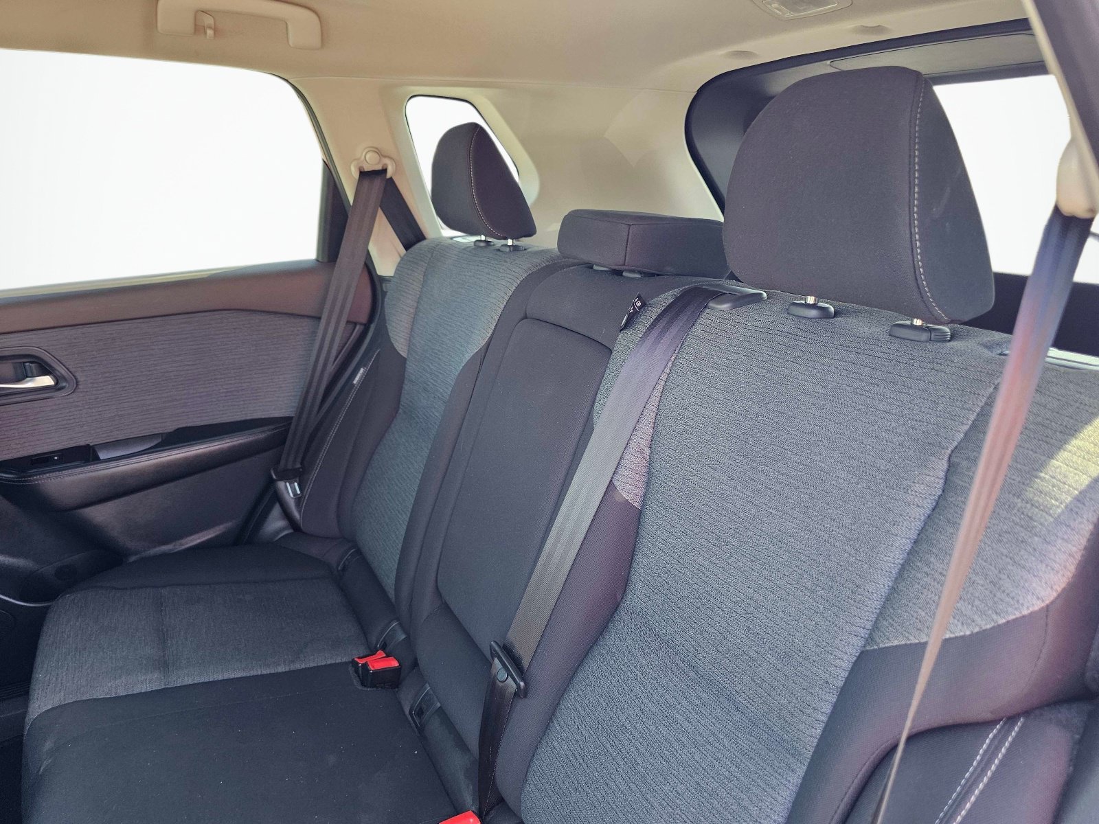Used 2023 Scarlet Ember Tintcoat Nissan SV image 33