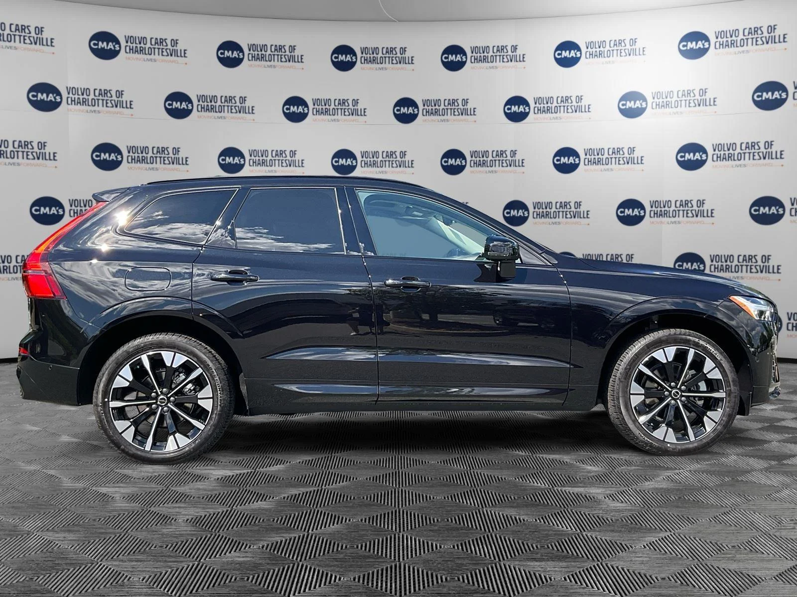 2026 Volvo XC60 Plus - Photo 6