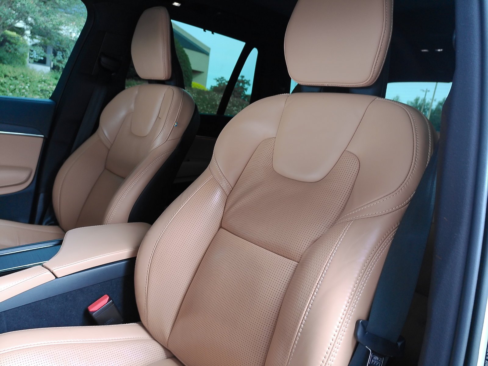 Used 2023 White Volvo Ultimate image 27