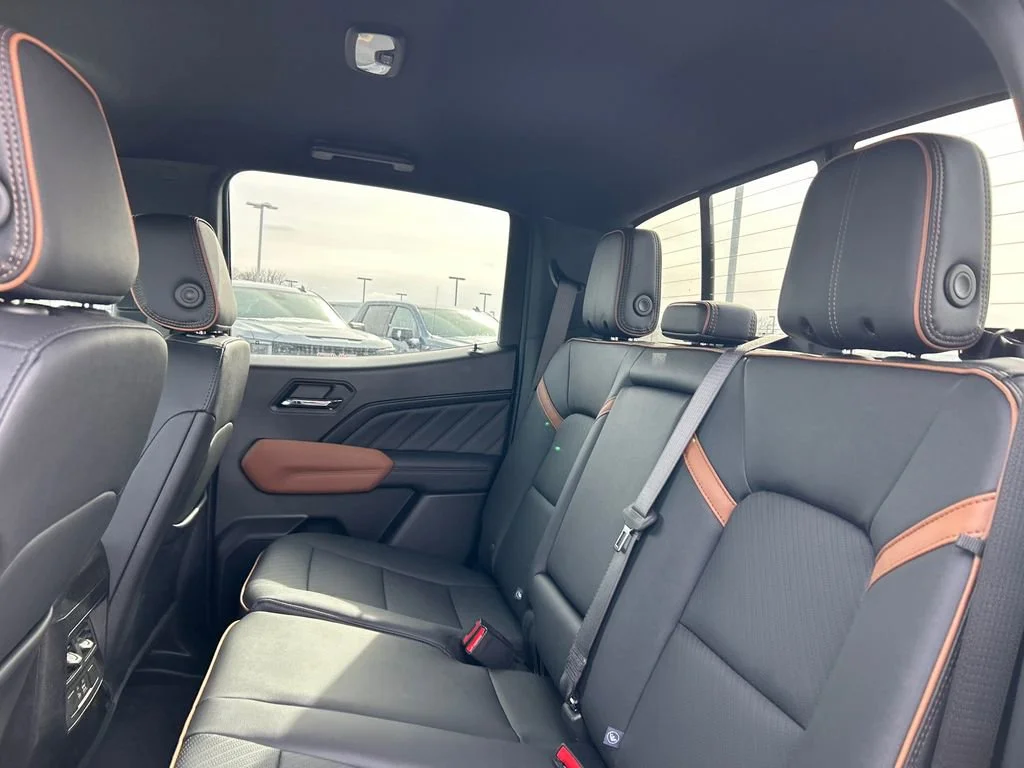 2026 GMC Canyon AT4 - Photo 34