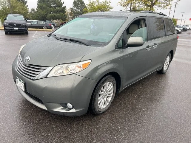 2011 Toyota Sienna XLE