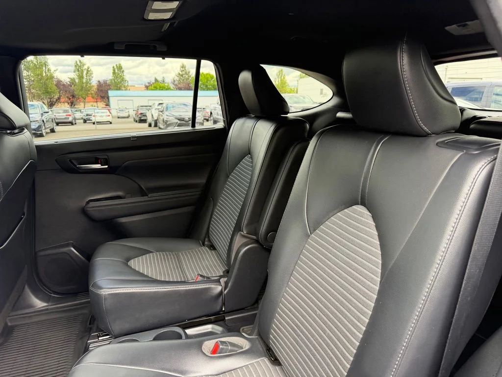 Used 2021 Midnight Black Metallic Toyota XSE image 32