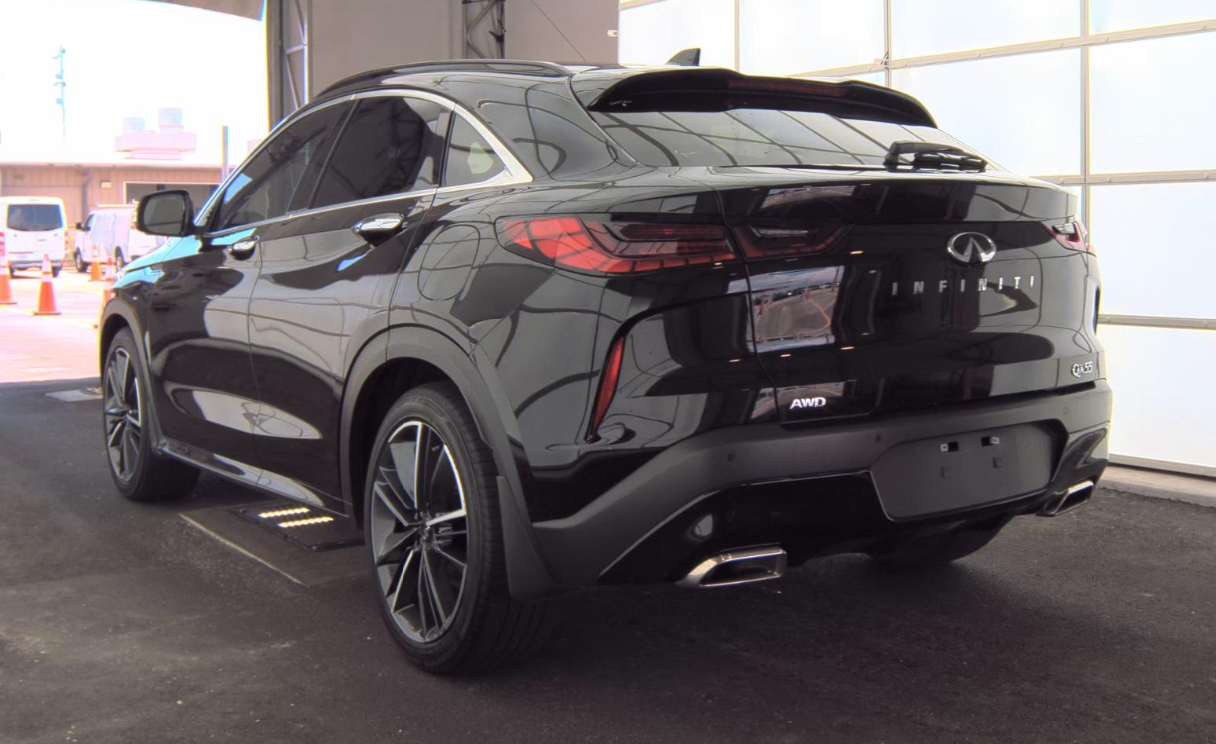 Certified Used 2023 Black INFINITI ESSENTIAL image 4