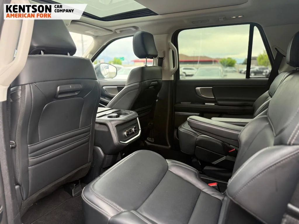 Used 2025 Silver Ford Platinum image 39
