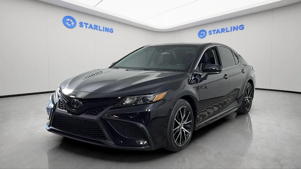 2021 Toyota Camry SE - Photo 16