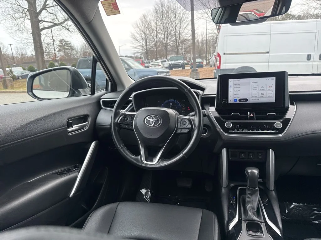 Used 2023 Silver Toyota XLE image 9