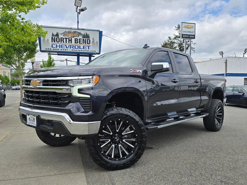 2022 Chevrolet Silverado 1500 LT 4X4 Crew Cab Short Box's photo