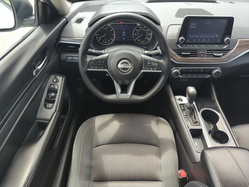 Used 2024 White Nissan 2.5 SV image 13