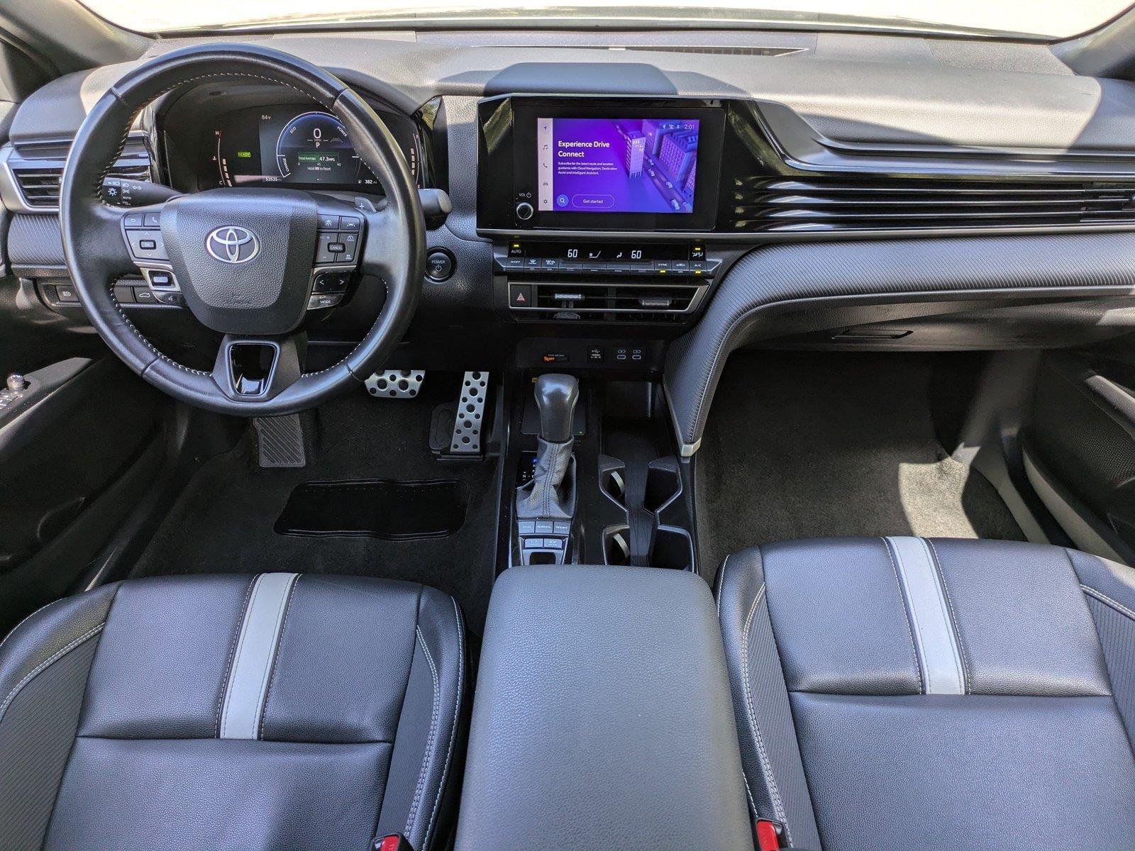 Used 2025  Toyota SE image 14
