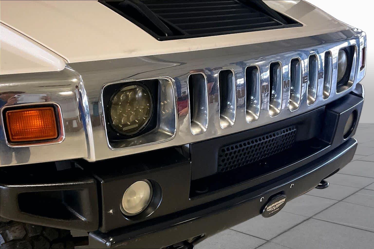 Used 2003 White HUMMER  image 27