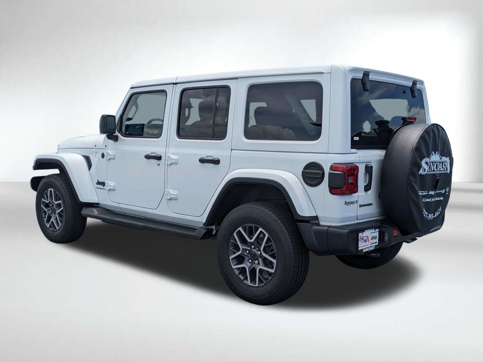 New 2026 Bright White Clear-Coat Exterior Paint Jeep Sahara image 6