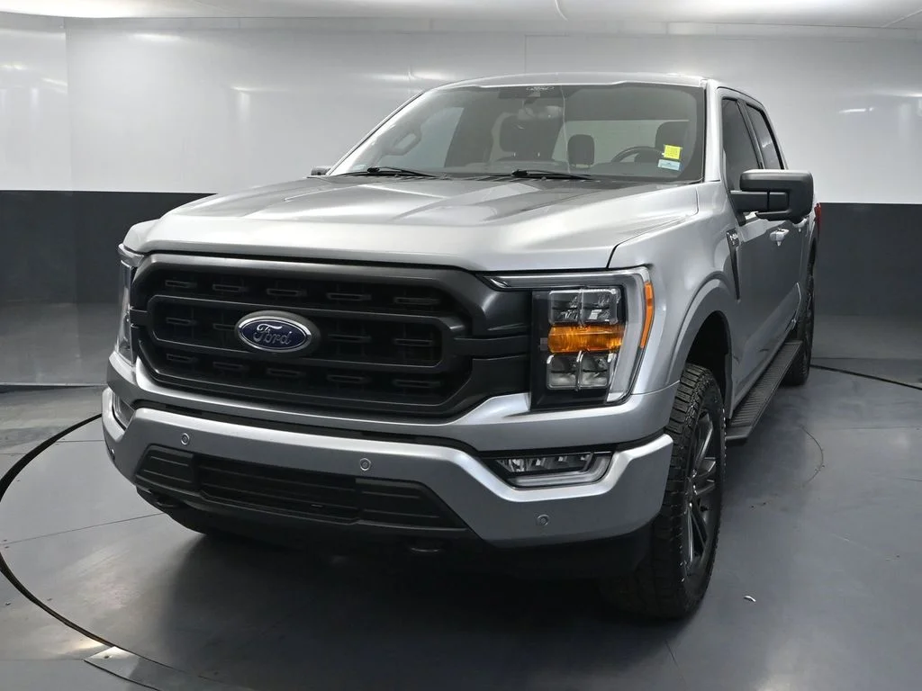 Used 2022 Silver Ford XLT image 9