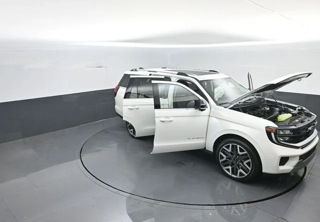 New 2026 Star White Metallic Tri-Coat Ford Platinum® image 41