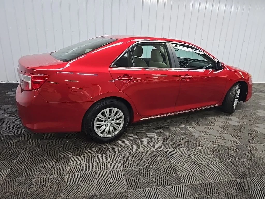 Used 2013 Red Toyota LE image 3
