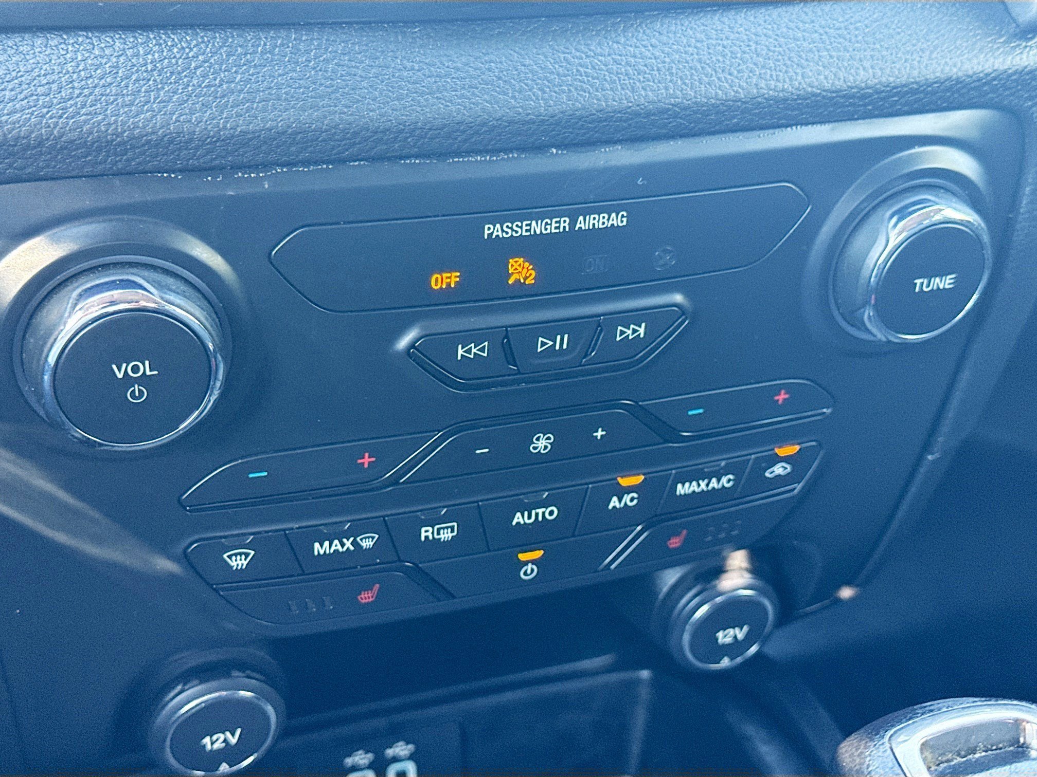 Used 2019 Shadow Black Ford LARIAT image 16