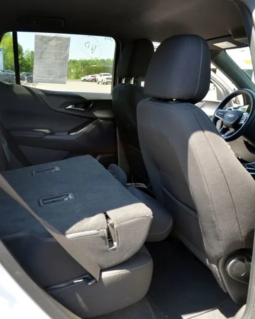 Certified Used 2025 Summit White Chevrolet LT image 10