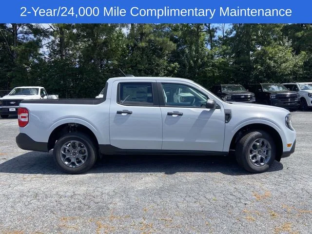 New 2026 White Ford XLT image 2