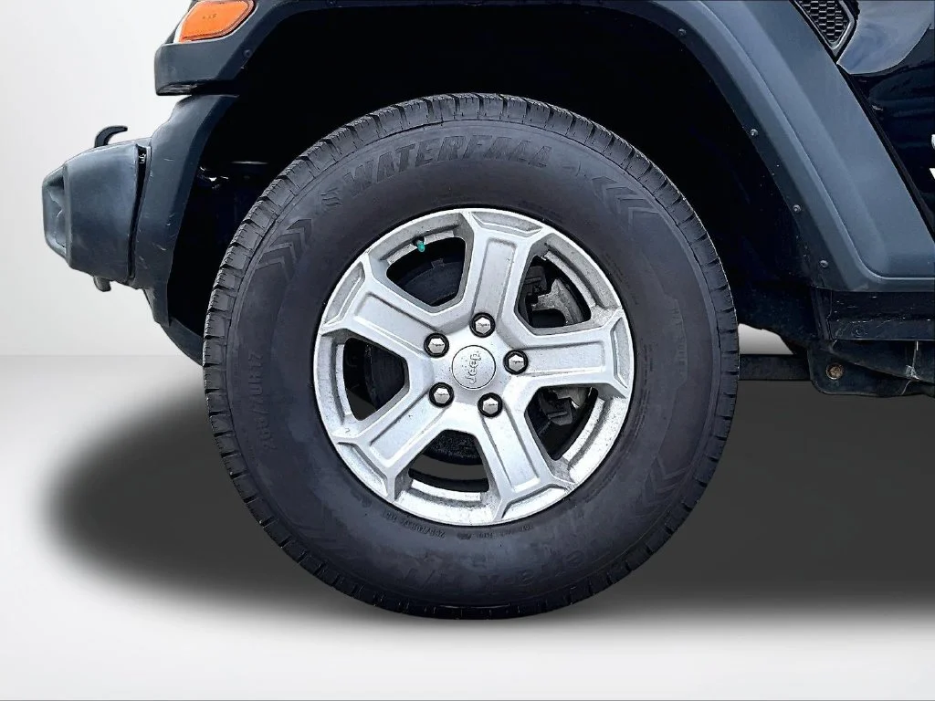 Used 2018 Black Jeep Unlimited Sport S image 9