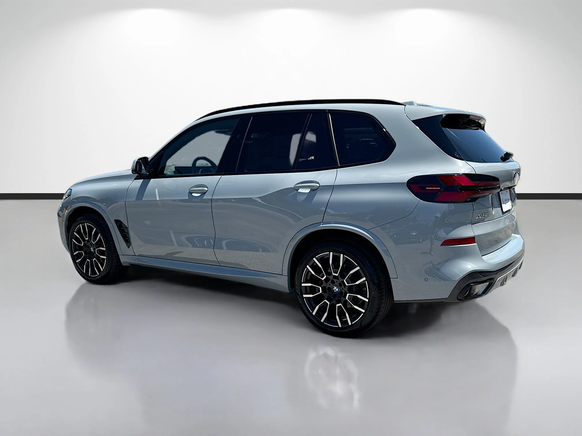 New 2026 Brooklyn Grey Metallic BMW sDrive40i image 5