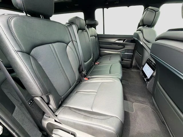 New 2026 High Gloss Black Exterior Paint Jeep Summit Obsidian image 29