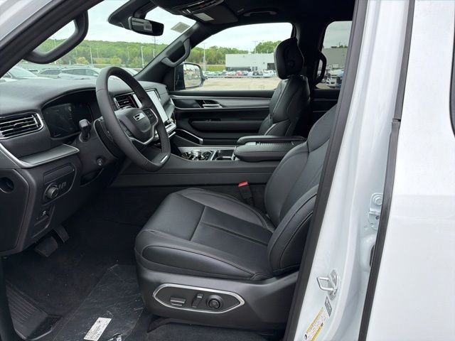 New 2026 Bright White Clear-Coat Exterior Paint Jeep Limited Altitude image 12