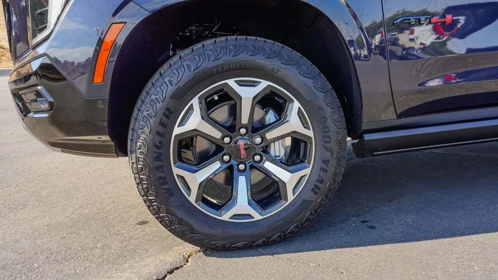 2026 GMC Yukon XL AT4 - Photo 7