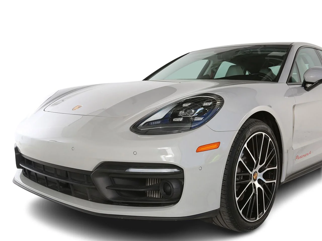 Used 2023  Porsche 4 Platinum Edition image 3