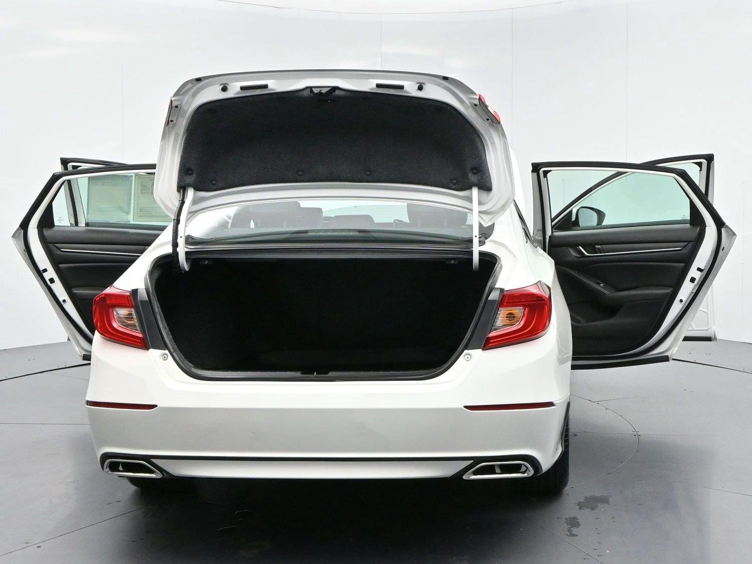 Used 2020 Platinum White Pearl Honda Sport image 39