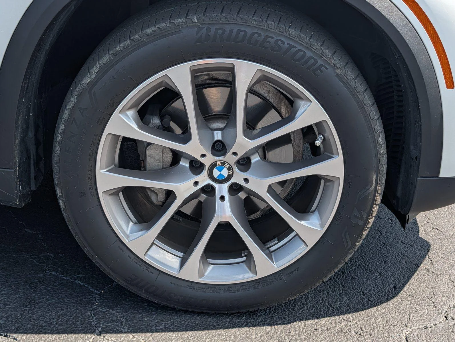 Used 2023 Mineral White Metallic BMW sDrive40i image 36