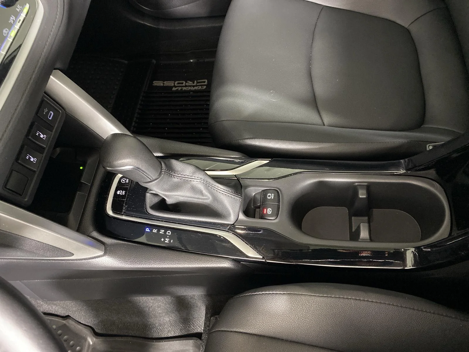Used 2024 Wh Toyota XLE image 22