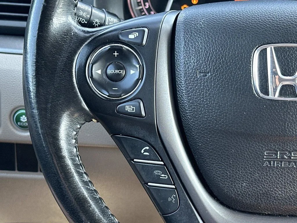 Used 2016  Honda EX-L image 28