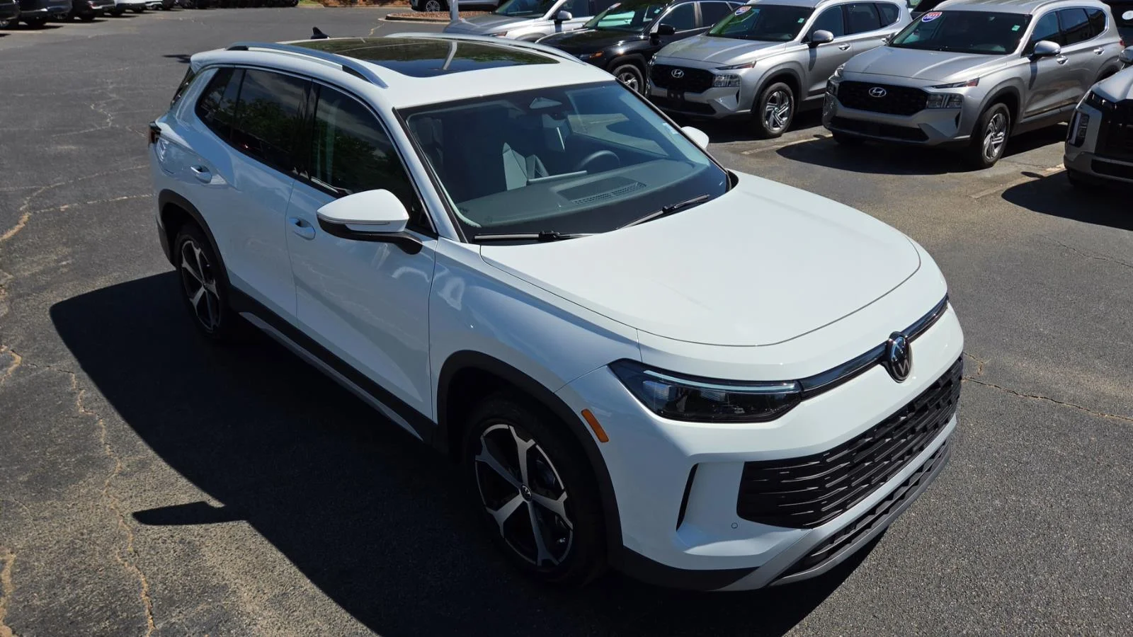 New 2026 Pure White Volkswagen SE image 7