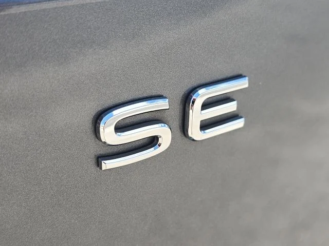 Used 2024  Volkswagen 2.0T SE w/Technology image 10
