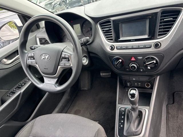 Used 2018 Frost White Pearl Hyundai SE image 11