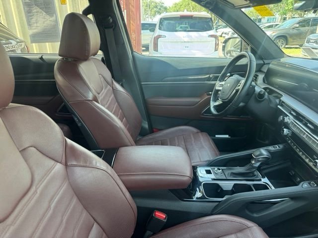 Certified Used 2023 Green Kia SX-Prestige image 5