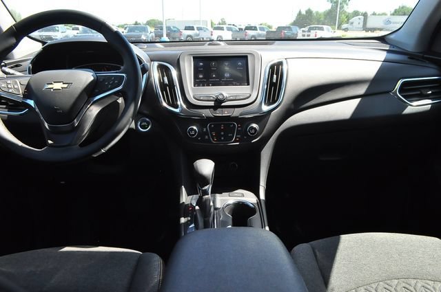 Used 2024 Lakeshore Blue Metallic Chevrolet LT image 17