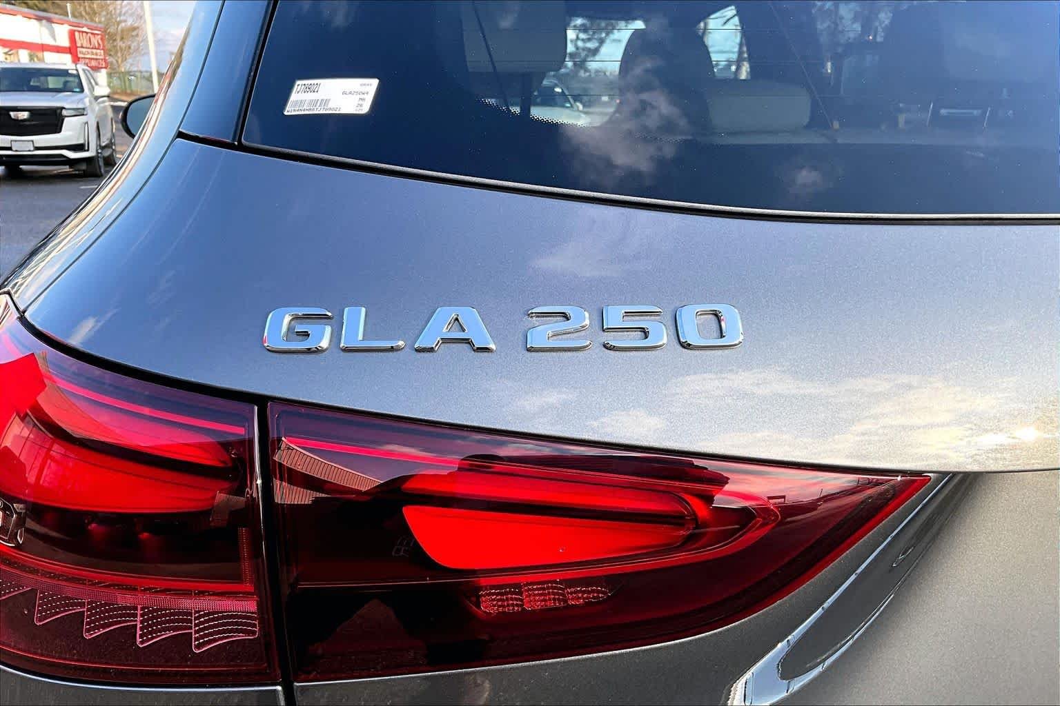 New 2026 Mountain Grey Metallic Mercedes-Benz GLA 250 image 32