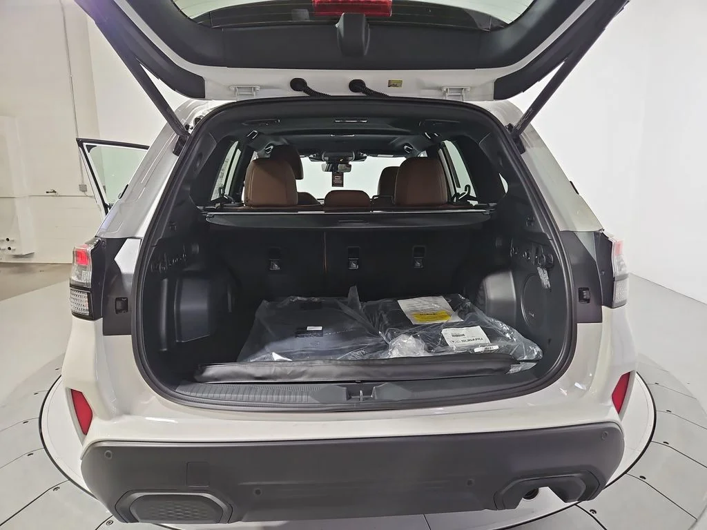 New 2026 CRYSTAL WHITE PEARL Subaru Touring image 23